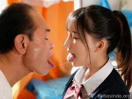 Hidup bersama sahabat kekasihmu dan akhir ceritanya